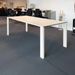 Esstisch 1420 Madison Platte Weißglas Satiniert Gestell Stahlblech Weiß Lackiert Mit Auszug