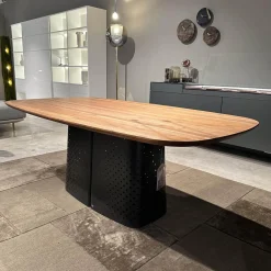 Esstisch 929 Platte Nussbaum Massiv Fuß Stahl Lackiert Verkehrsschwarz