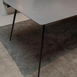 Esstisch Spillo Platte Portland Grau Gestell Schwarz