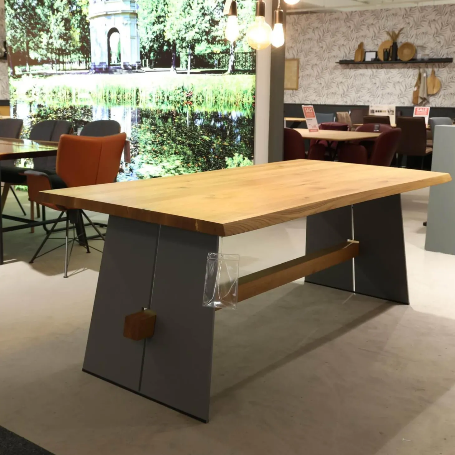 Esstisch Amar Asteiche Geölt Gestell Stahl Feinstruktur Grau