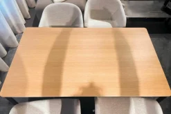 Esstisch Base Table Schichtholzplatte Eiche Furniert Klarlack Gestell Aluminium Schwarz Pulverbeschichtet