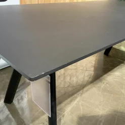 Esstisch Copenhague CPH 30 Platte Linoleum Schwarz Gestell Eiche Schwarz Lackiert Ausziehbar