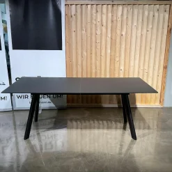 Esstisch Copenhague CPH 30 Platte Linoleum Schwarz Gestell Eiche Schwarz Lackiert Ausziehbar