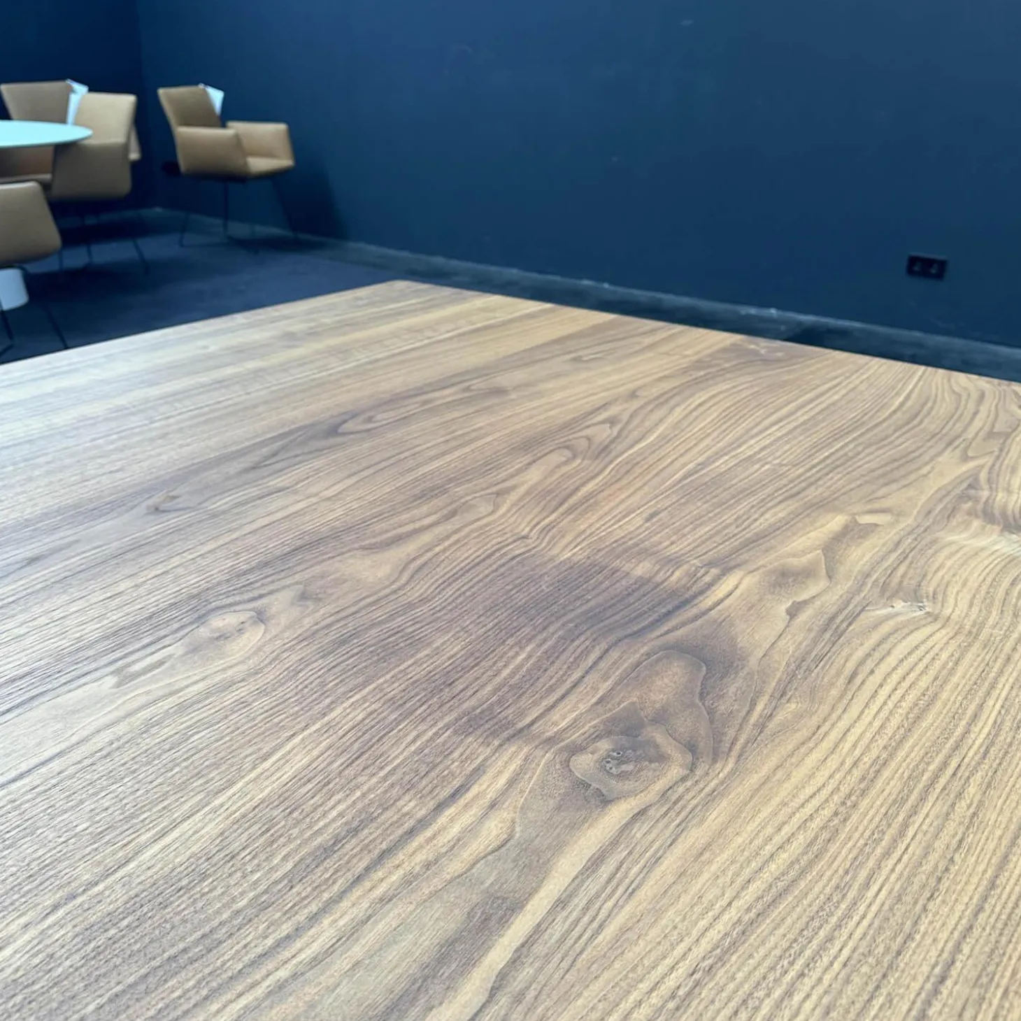 Esstisch Delta Nussbaum Natur Geölt Mit Gummierten Kunststoffgleitern