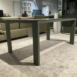 Esstisch Edge Tischplatte Dekton Industrial Trilium Gestell Metall Stahlgrau