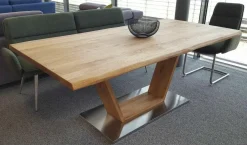 Esstisch Greta 2 Balkeneiche Geölt Mit Baumkante Gestell V-Fuß