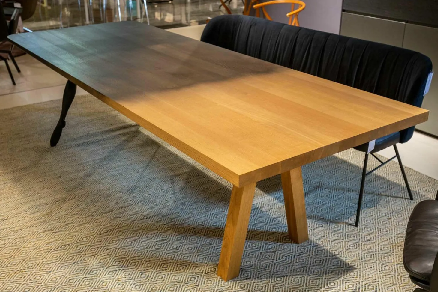 Esstisch In punta di piedi Eiche Natur Eiche Dunkel