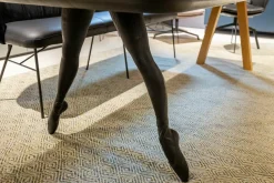 Esstisch In punta di piedi Eiche Natur Eiche Dunkel