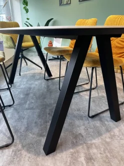 Esstisch Jari Platte Keramik Mamoroptik Weiß Gestell 4 Fuß Metall Schwarz Lackiert