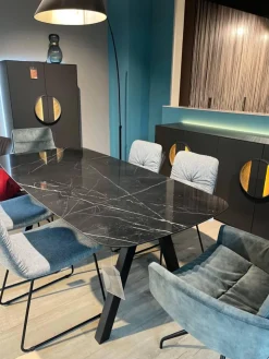 Esstisch Jari Platte Keramik Marmoroptik Schwarz Gestell Metall Schwarz Lackiert