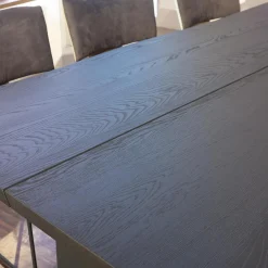 Esstisch Kilva Platte Kernesche Gebürstet Anthrazit Gebeizt Mittig Fuge Mit Baumkanenprofil Gestell Holz Anthrazit Ohne Stühle