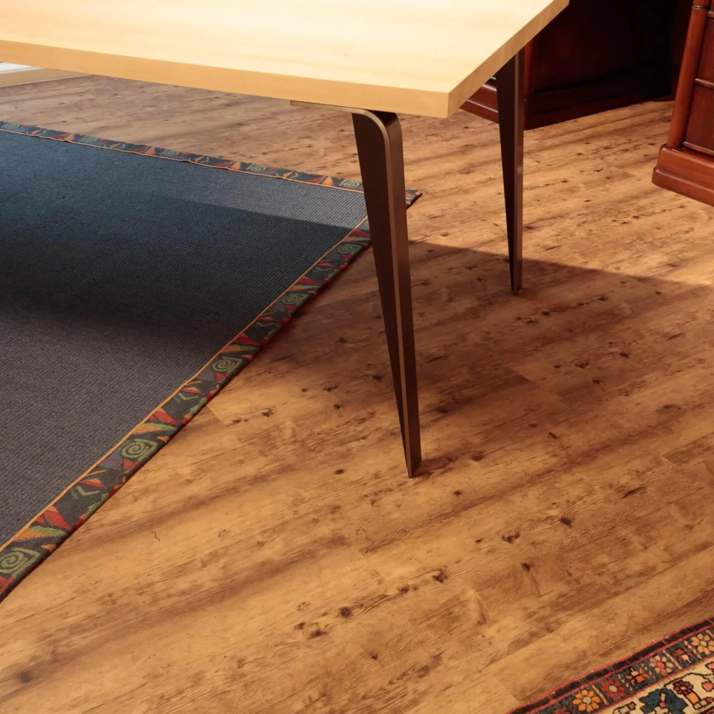 Esstisch LX4/25 Kernesche Hell Massiv Geseift Gestell Rohstahl Geölt