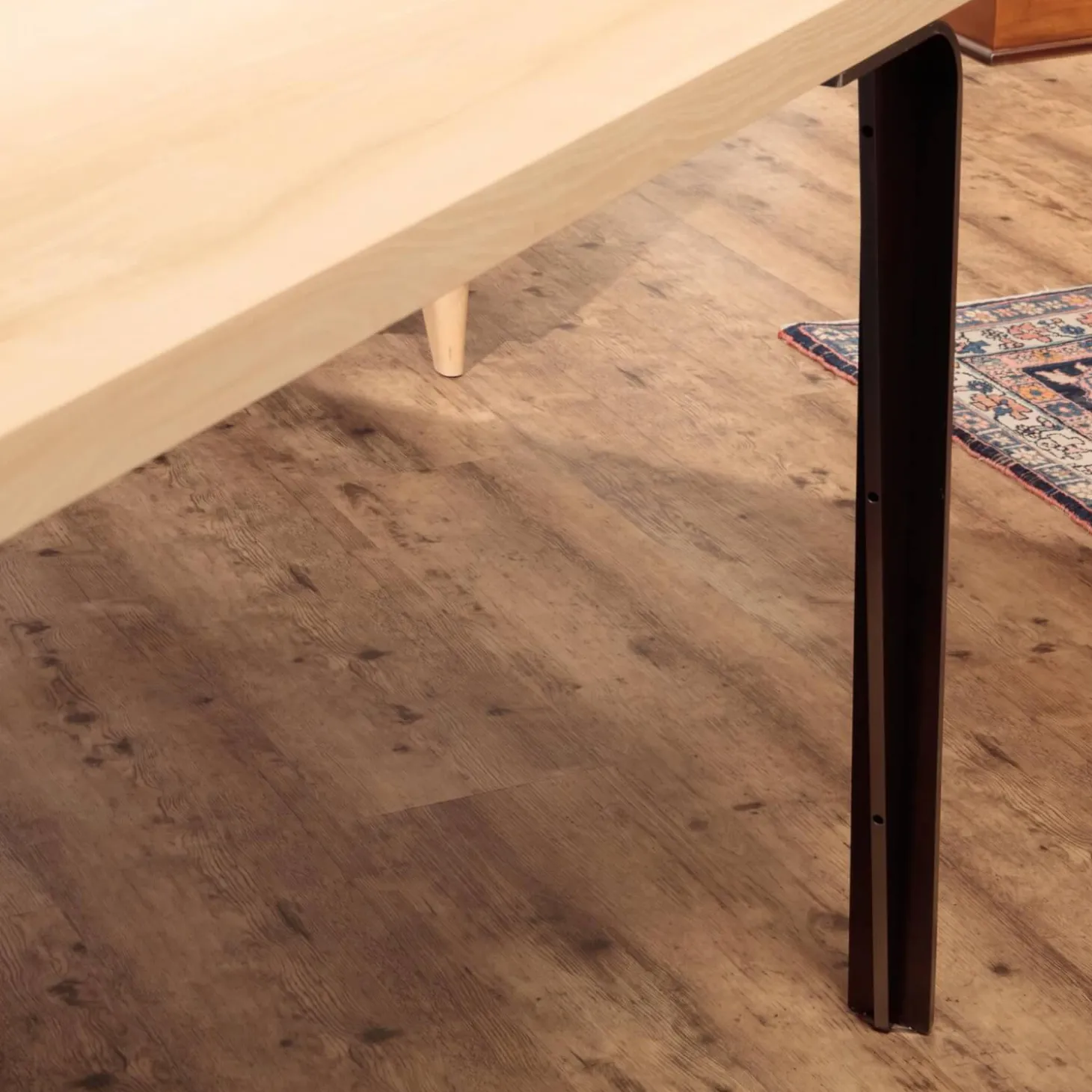 Esstisch LX4/25 Kernesche Hell Massiv Geseift Gestell Rohstahl Geölt