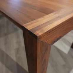 Esstisch Lyss Nussbaum Massiv Rustikal Geölt Ausklappbar Ohne Stühle