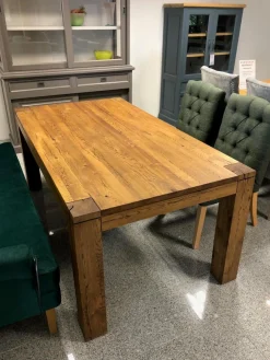 Esstisch Modell Vanessa Wildeiche Vollmassiv Cognac Geölt