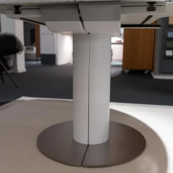 Esstisch Modena Säule Tischplatte Massivholz Weiß Lackiert Ohne Maserung Bodenplatte Mattchrom Mit Auszug