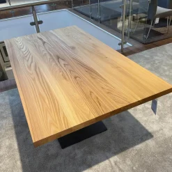 Esstisch Mono Pur Ulme Massiv Oberfläche Geölt Rustikal Bodenplatte Stahl Dunkelgrau Pulverbeschichtet