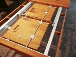 Esstisch Mylon Nussbaum Wild Massiv Naturöl mit 2 Auszugsplatten