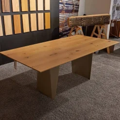 Esstisch Onda Asteiche Wild Wangenfuß Stahl Pulverbeschichtet