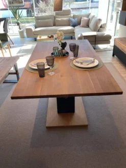 Esstisch Pato Tischplatte Wildeiche Massiv Geölt Gestell Metall Schwarz Pukverbeschichtet Bodenplatte Echtholz Furniert Ohne Bank Stühle Sowie Dekoration