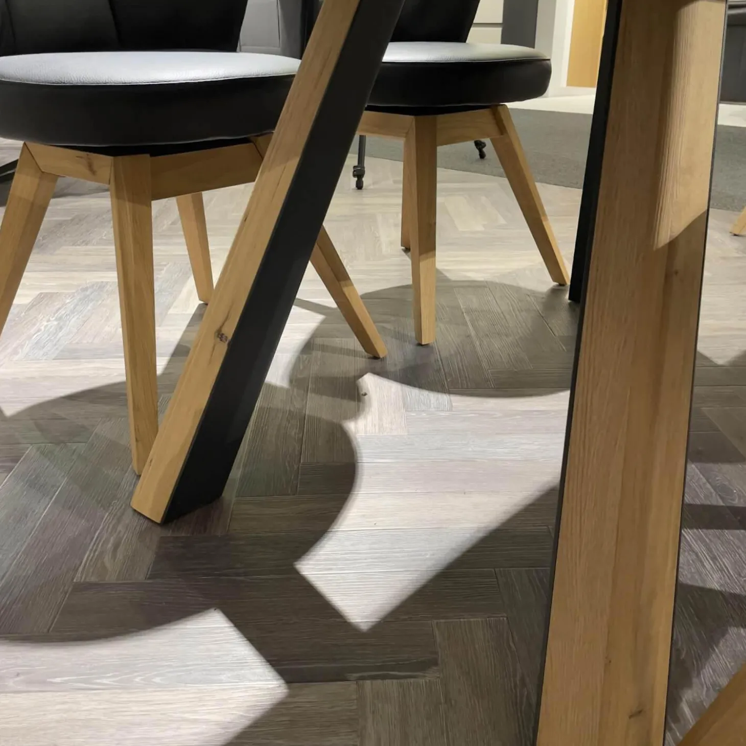 Esstisch Runa 8410 Kerneiche Natur Massiv Oberfläche Gebürstet Inklusive Kopfauszüge Ohne Stühle