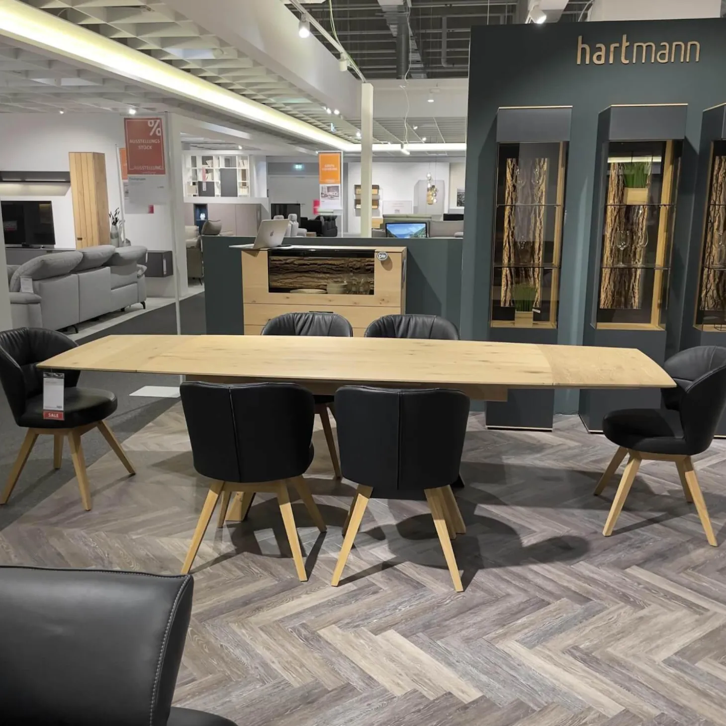 Esstisch Runa 8410 Kerneiche Natur Massiv Oberfläche Gebürstet Inklusive Kopfauszüge Ohne Stühle