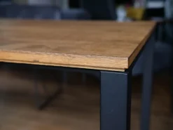 Esstisch S600 Eiche Geräuchert Natur Geölt Gestell RAL 9005 Tiefschwarz Pulverbeschichtet Ausziehbar