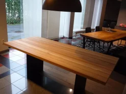 Esstisch SC41 Outdoor Akazie Roh Gebürstet Wangen Aluminium Schwarz Pulverbeschichtet