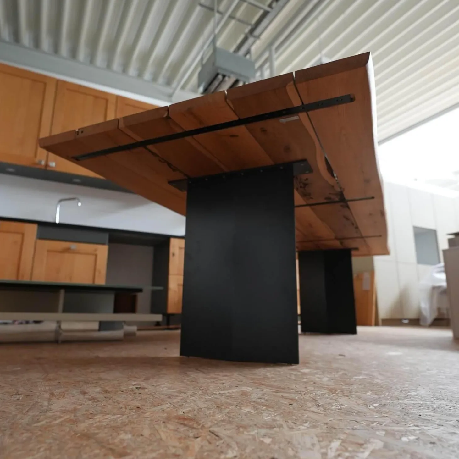 Esstisch Sky-Briccola SM Platte Gewachst Gestell In Rautenform Irondust Lackiert Anthrazitgrau