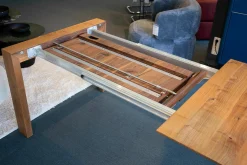 Esstisch SL 1 Ausziehbar Astnuss Naturgeölt mit Harzausguss