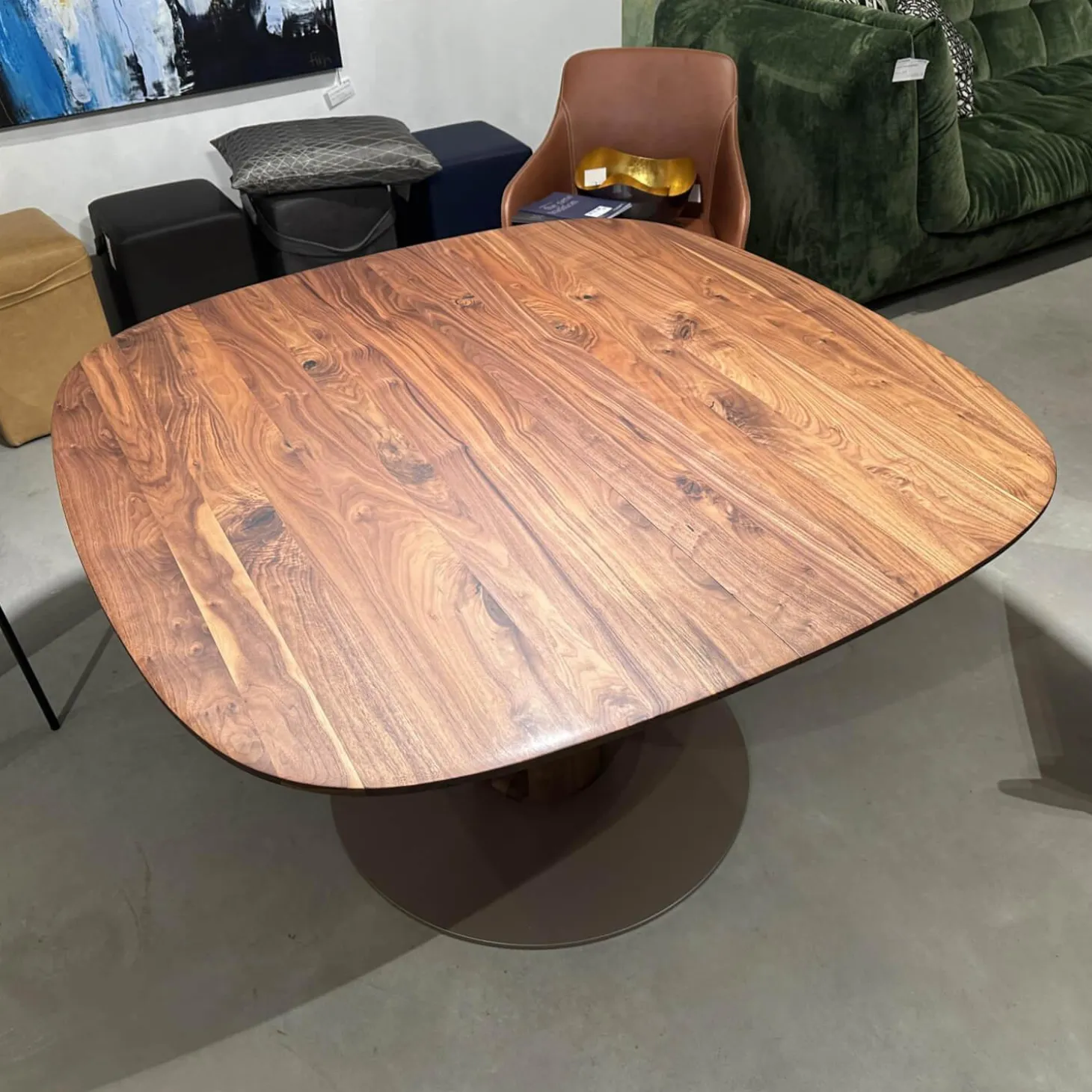 Esstisch Sqround Ast Nussbaum Hartwachssiegel Bodenplatte Sahara Beige Mit Auszug