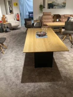 Esstisch Tucson Platte Wildeiche Massiv Lackiert Und Soft Gebürstet Gestell Metall Carbonfarbig Pulverbeschichtet