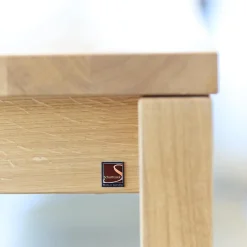 Esstisch Varus Knorrige Eiche Mit Harz Ausgegossen Gestell Stollenfüße Passend Ausziehbar Ohne Stühle Und Bank