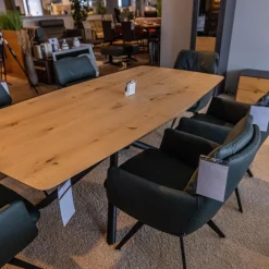 Esstisch WK 852 3 Wildeiche Bianco Geölt Kreuzfuß Gedreht Pulverbeschichtet Schwarz