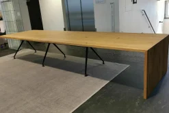 Esstisch W-Table Vollholz Eiche Geölt Tischbeine Aluminium Schwarz Pulverbeschichtet