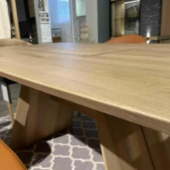 Esstischgruppe V-Rock Mit 4 Stühlen Mit Armlehnen Und 2 Stühlen Ohne Armlehnen Alteiche Rustiko