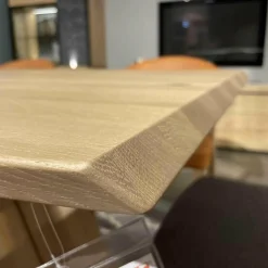 Esstischgruppe V-Rock Mit 4 Stühlen Mit Armlehnen Und 2 Stühlen Ohne Armlehnen Alteiche Rustiko