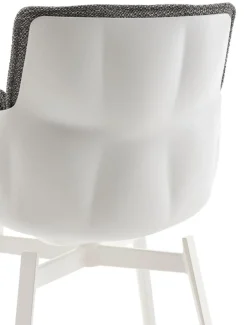 Esszimmerstuhl Husk Stoff Rattier Antille Braun Grau Schale Polyurethanharz Weiß Gestell Metall Weiß Lackiert