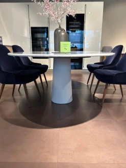 Estisch Pillar Oval 260x120 Weißer Carrara Marmor Fuß Beton