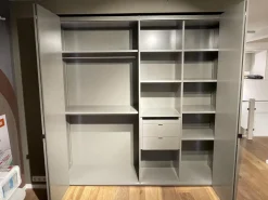 Falltürenkleiderschrank Collect Plus Lack M37 Manor Grün Braun Ledergriff Schwarz Inklusive Innenbeleuchtung