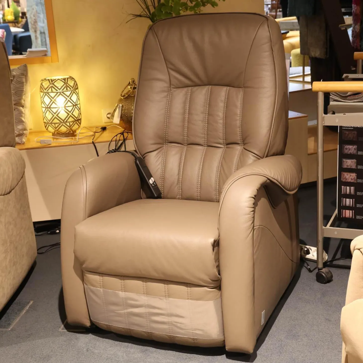 Fernsehsessel Kassel Bezug Leder 71 Torro Vulkan Braun Füße Rollen Kunststoff Schwarz