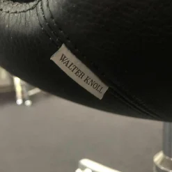 FK Schalensessel Leder 65 Schwarz Kreuzfuß Aluminium