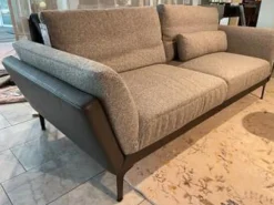 Funktionssofa Eternity Korpus Sitzkissen Stoff Mara 282 Korpus Leder Normandie Graphit Grau Metallfuß Bronze Matt