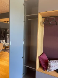 Garderobe Base Change In Eiche Massiv Natur Geölt Sitznische Flintgrau Lackiert Korpus Silbergrau Metallic Lackiert Rückwandbezug Stoff JAB CA1476/012