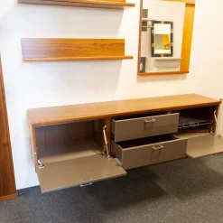 Garderobe Kira 24728 Nussbaum Nova Lack Terra Hochglanz Grau Griffe Metall