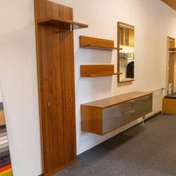 Garderobe Kira 24728 Nussbaum Nova Lack Terra Hochglanz Grau Griffe Metall