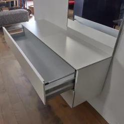 Garderobe S7 Lack Grau-Weiß 27 Inklusive 3 Kleiderbügel