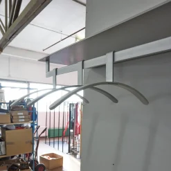 Garderobe S7 Lack Grau-Weiß 27 Inklusive 3 Kleiderbügel