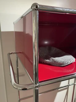 Garderobe USM Rubinrot Metall Lackiert Verchromt auf Rollen