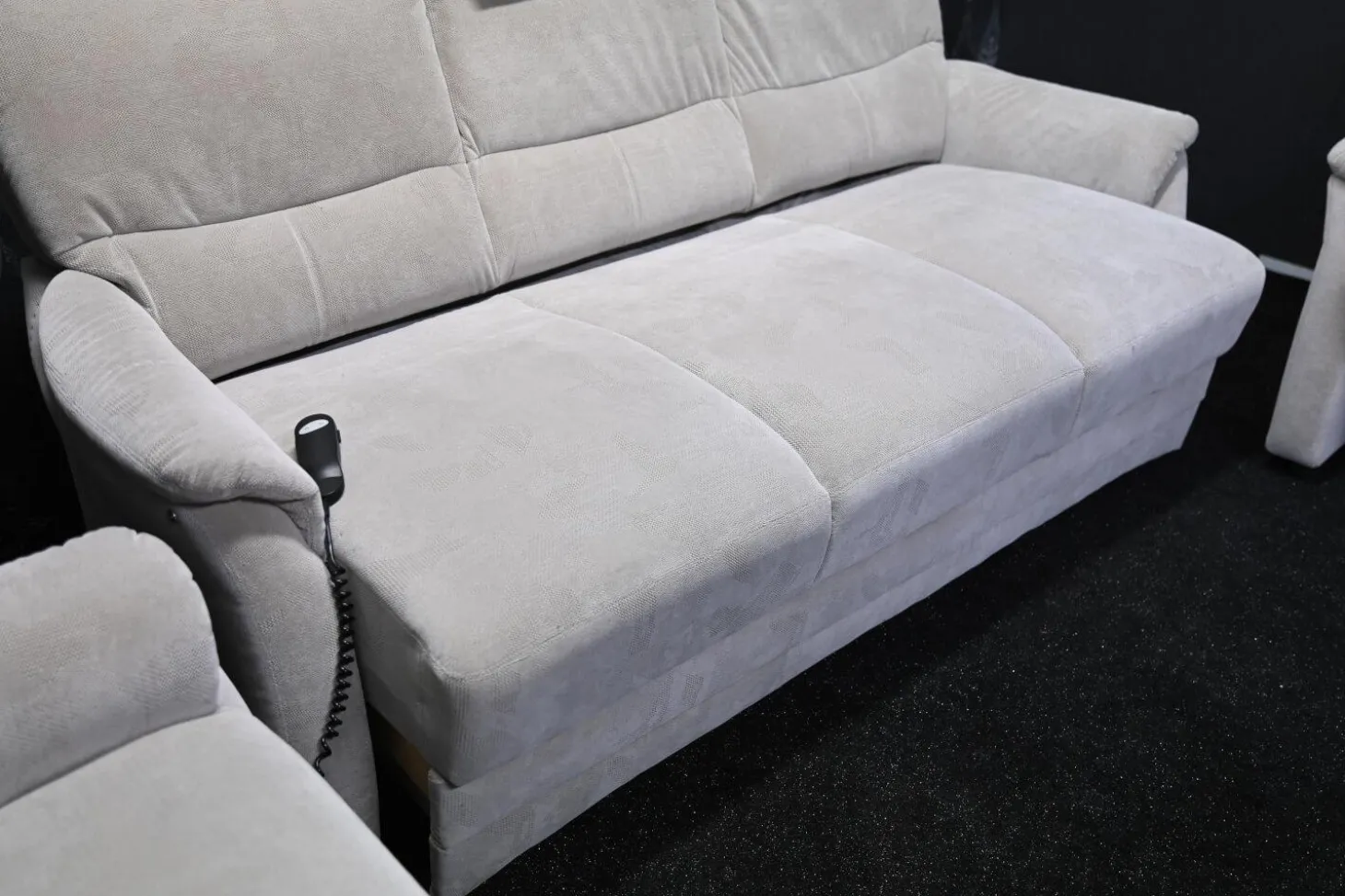 Garnitur Alina Stoff 03 Hellgrau 3-2-1 mit Vorziehbett und Sitztiefenverstellung Elektrisch